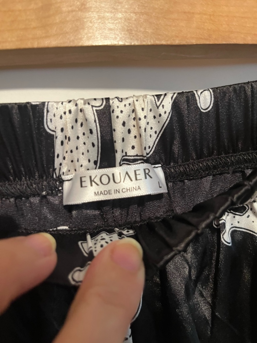 Ekouaer Women's L Black Cheetahs 2-Pc Pajama Set Button Front Collared - Picture 5 of 5